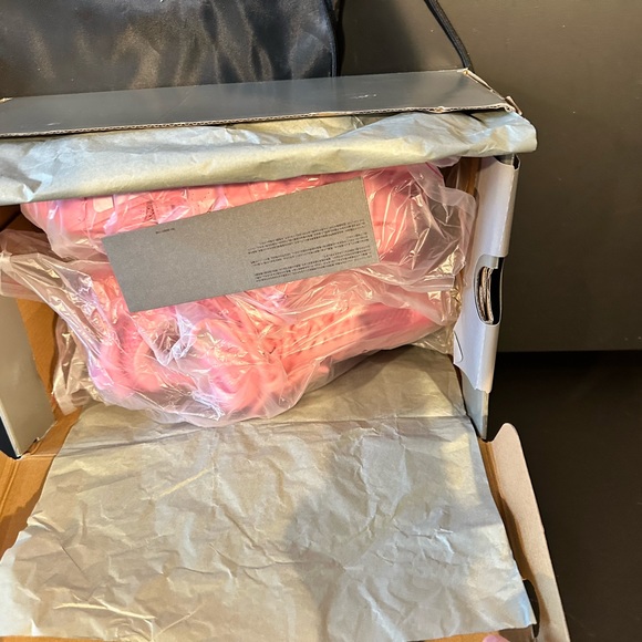 Balenciaga Triple S Clear Sole Royal/Jada Pink | Color: Pink | Size: C 40| - Picture 9 of 11